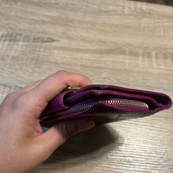 GUCCI Abbey GG Chishima Bifold Purple Leather Wallet - Picture 10 of 13